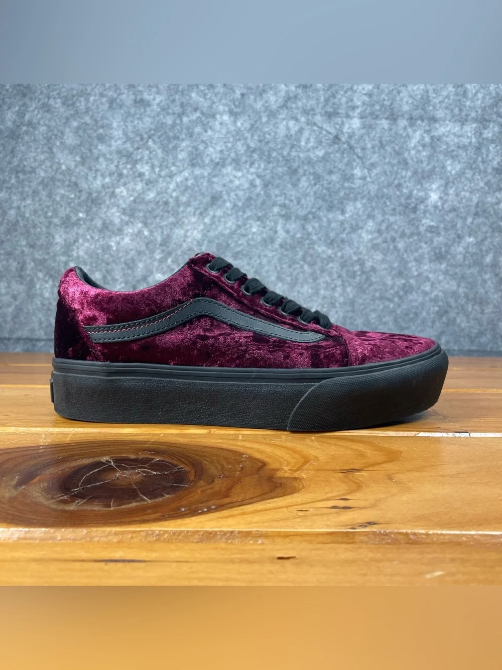 Vans Old Skool Platform Mens 7 / Womens Size 8.5 Crushed Velvet Burgundy Maroon
